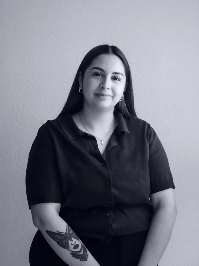 Portrait d'Alessia Virzi collaboratrice de Logibat, dessinatrice en architecture en Suisse romande.